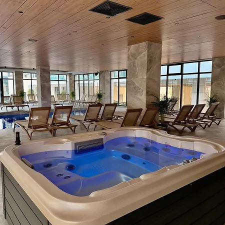 Levin In Odyssey Pool & Apartamento Năvodari