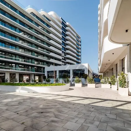 Levin In Odyssey Pool & * Năvodari